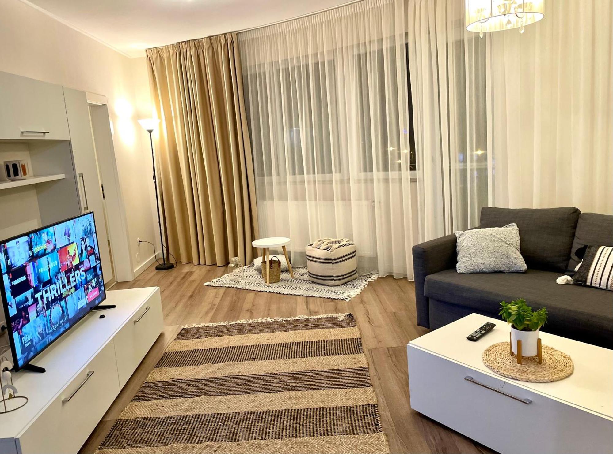 Appartamento Moonlight Charming Shelter - 3Br 180º Balcony View Gran Varadino Esterno foto
